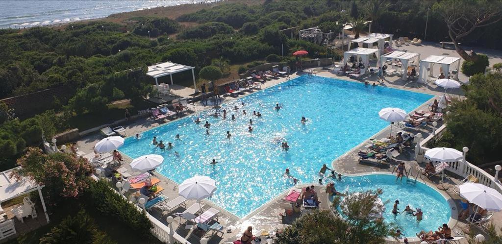 Domizia Palace Hotel Baia Domizia Exterior photo